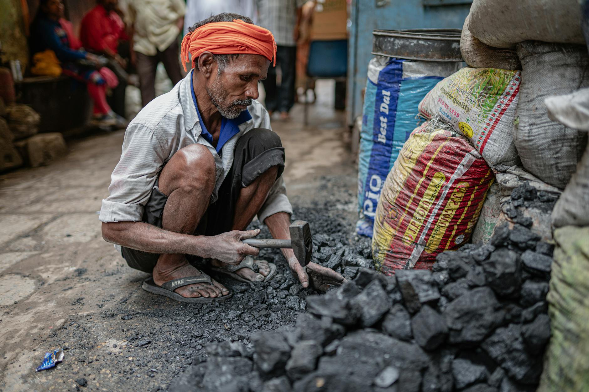 Profissões manuais ganham força como “blindagem” contra a IA e atraem nova geração de trabalhadores - Times Brasil | CNBC